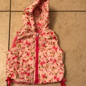 Baby girl size 6 to 9mos